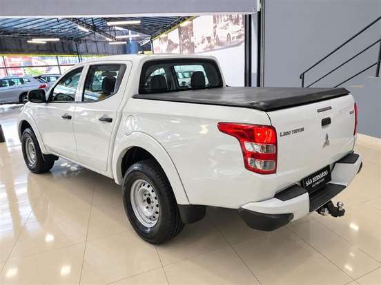 MITSUBISHI-L200 TRITON-2023