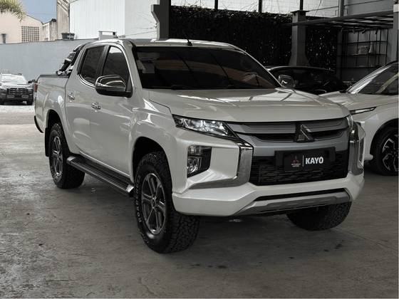 MITSUBISHI L200 TRITON 2.4 16V TURBO DIESEL SPORT HPE CD 4P 4X4 AUTOMÁTICO