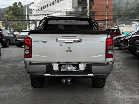 MITSUBISHI-L200 TRITON-2.4 16V TURBO DIESEL SPORT HPE CD 4P 4X4 AUTOMÁTICO MITSUBISHI-L200 TRITON-2021