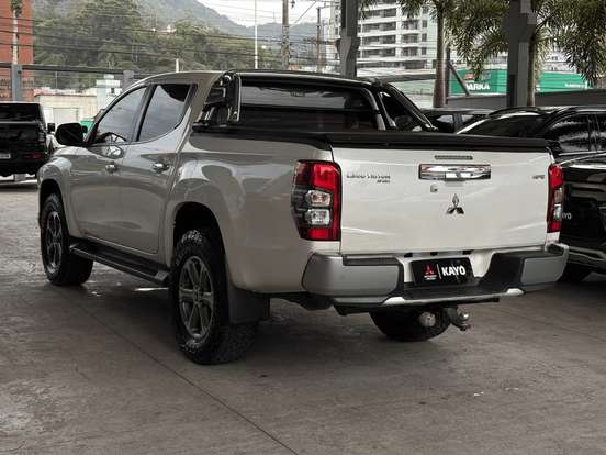 MITSUBISHI-L200 TRITON-2.4 16V TURBO DIESEL SPORT HPE CD 4P 4X4 AUTOMÁTICO MITSUBISHI-L200 TRITON-2021
