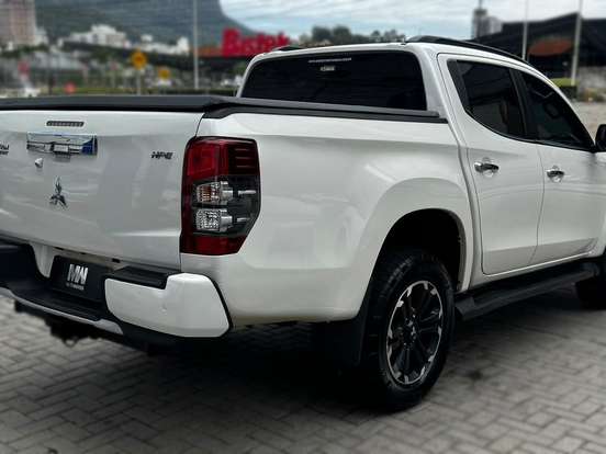 MITSUBISHI-L200 TRITON-2.4 16V TURBO DIESEL SPORT HPE CD 4P 4X4 AUTOMÁTICO MITSUBISHI-L200 TRITON-2023