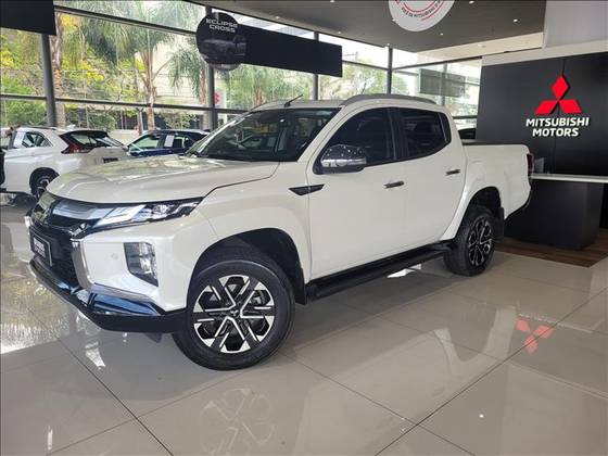 MITSUBISHI L200 TRITON 2.4 16V TURBO DIESEL SPORT HPE-S CD 4P 4X4 AUTOMÁTICO