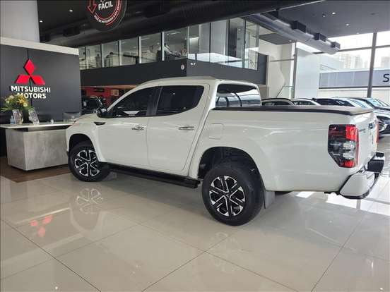 MITSUBISHI-L200 TRITON-2024