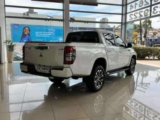 MITSUBISHI-L200 TRITON-2.4 16V TURBO DIESEL SPORT HPE-S CD 4P 4X4 AUTOMÁTICO MITSUBISHI-L200 TRITON-2024
