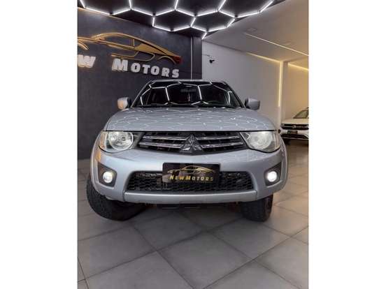 MITSUBISHI-L200 TRITON-2.4 HLS CHROME 4X2 CD 16V FLEX 4P MANUAL MITSUBISHI-L200 TRITON-2015