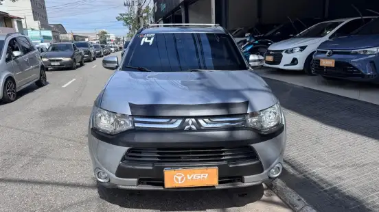 MITSUBISHI-OUTLANDER-2013