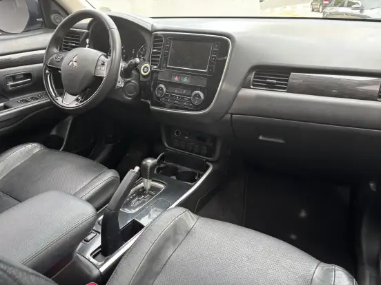 MITSUBISHI-OUTLANDER-2.0 COMFORT 16V GASOLINA 4P AUTOMÁTICO MITSUBISHI-OUTLANDER-2017