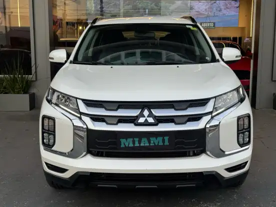 MITSUBISHI-OUTLANDER-2021