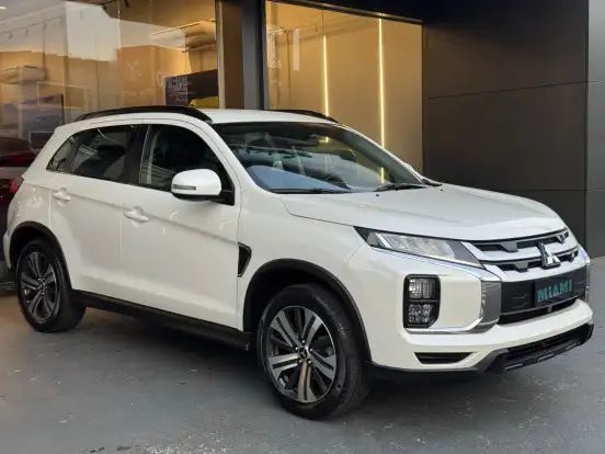 MITSUBISHI-OUTLANDER-2021
