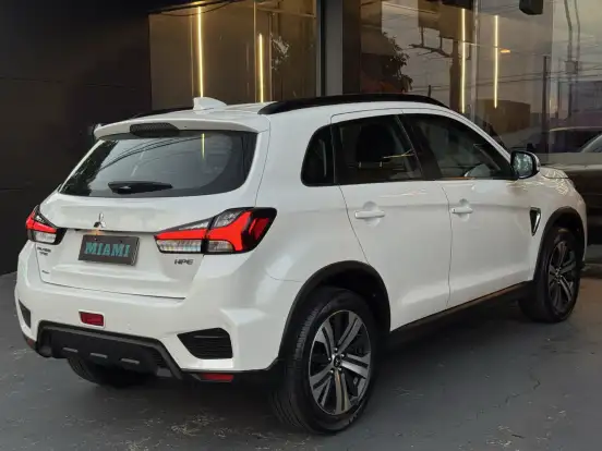 MITSUBISHI-OUTLANDER-2.0 MIVEC GASOLINA HPE AUTOMÁTICO MITSUBISHI-OUTLANDER-2021