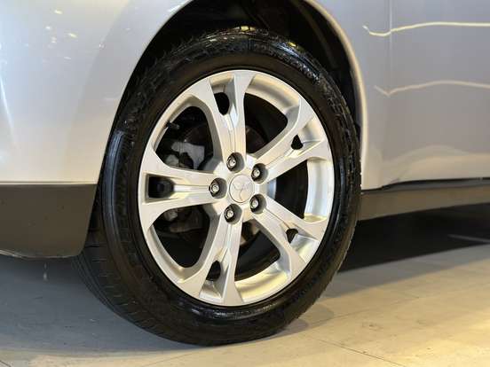 MITSUBISHI-OUTLANDER-2015
