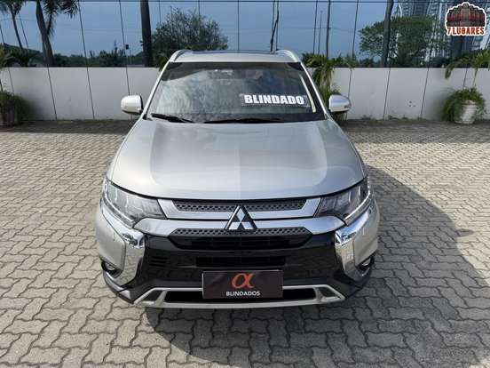 MITSUBISHI-OUTLANDER-2018