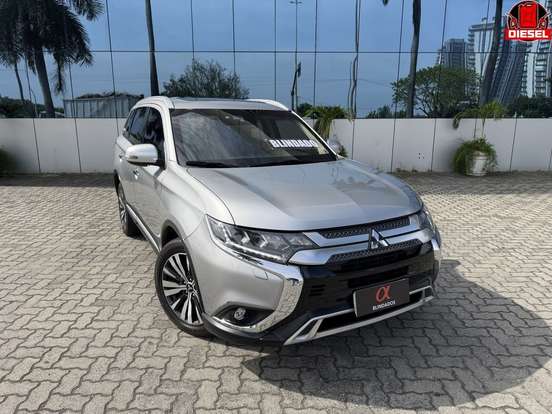 MITSUBISHI-OUTLANDER-2.2 MIVEC DI-D DIESEL HPE-S AWD AUTOMÁTICO MITSUBISHI-OUTLANDER-2018