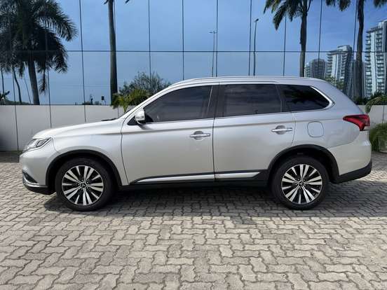 MITSUBISHI-OUTLANDER-2.2 MIVEC DI-D DIESEL HPE-S AWD AUTOMÁTICO MITSUBISHI-OUTLANDER-2018