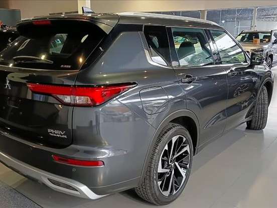 MITSUBISHI-OUTLANDER-2.4 PHEV SIGNATURE S-AWC DHT MITSUBISHI-OUTLANDER-2025