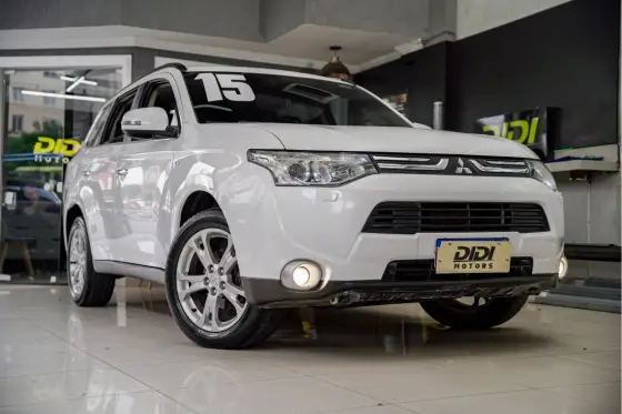 MITSUBISHI OUTLANDER 3.0 GT 4X4 V6 24V GASOLINA 4P AUTOMÁTICO