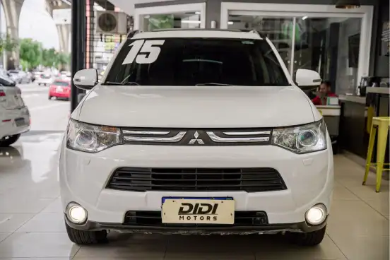 MITSUBISHI-OUTLANDER-2014