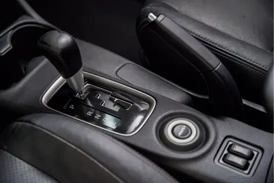 MITSUBISHI-OUTLANDER-2014