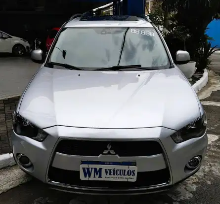 MITSUBISHI-OUTLANDER-2012