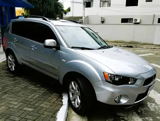MITSUBISHI-OUTLANDER-2012