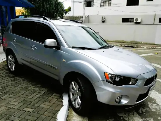 MITSUBISHI-OUTLANDER-3.0 GT 4X4 V6 24V GASOLINA 4P AUTOMÁTICO MITSUBISHI-OUTLANDER-2012