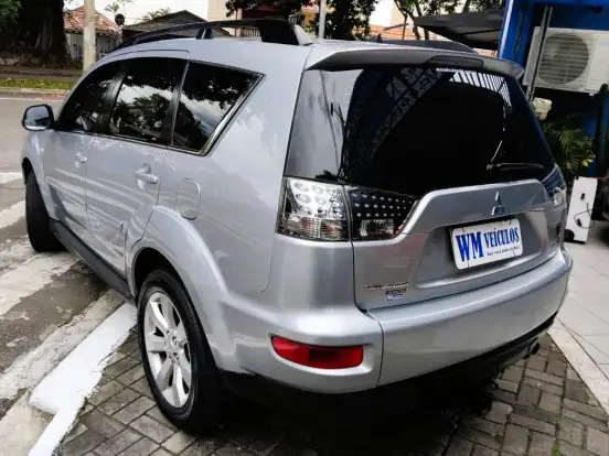 MITSUBISHI-OUTLANDER-3.0 GT 4X4 V6 24V GASOLINA 4P AUTOMÁTICO MITSUBISHI-OUTLANDER-2012