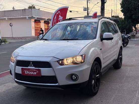 MITSUBISHI-OUTLANDER-3.0 4X4 V6 24V GASOLINA 4P AUTOMÁTICO MITSUBISHI-OUTLANDER-2011