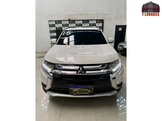 MITSUBISHI-OUTLANDER-3.0 GT 4X4 V6 24V GASOLINA 4P AUTOMÁTICO MITSUBISHI-OUTLANDER-2015