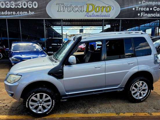 MITSUBISHI-PAJERO TR4-2.0 4X4 16V 140CV FLEX 4P AUTOMÁTICO MITSUBISHI-PAJERO TR4-2010