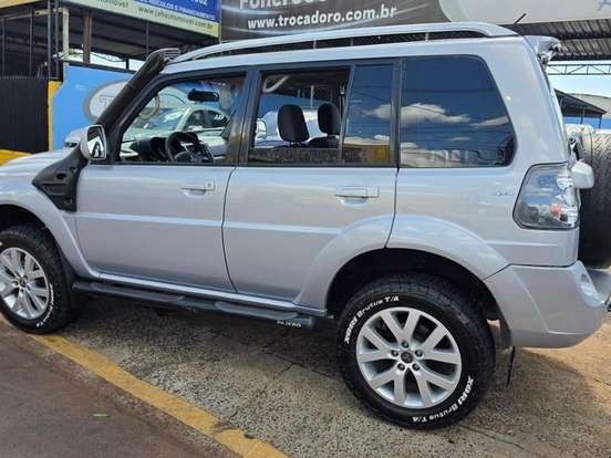 MITSUBISHI-PAJERO TR4-2.0 4X4 16V 140CV FLEX 4P AUTOMÁTICO MITSUBISHI-PAJERO TR4-2010