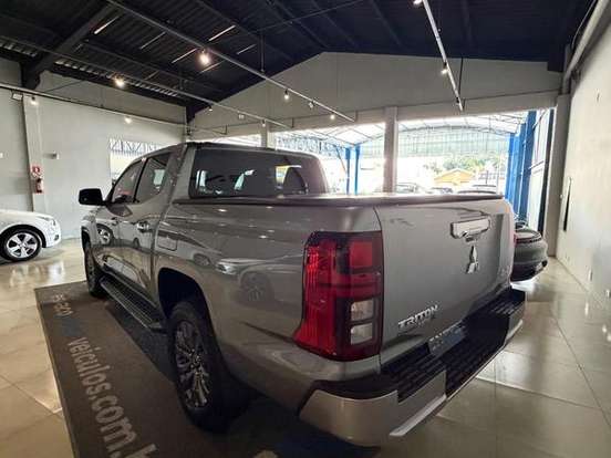 MITSUBISHI-TRITON-2.4 BITURBO DIESEL CD HPE-S 4X4 AUTOMÁTICO MITSUBISHI-TRITON-2025