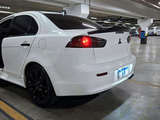 MITSUBISHI-LANCER-2.0 16V GASOLINA 4P AUTOMÁTICO MITSUBISHI-LANCER-2014