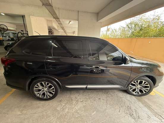 MITSUBISHI-OUTLANDER-2015