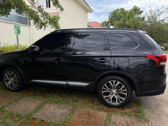 MITSUBISHI-OUTLANDER-2.0 16V GASOLINA 4P AUTOMÁTICO MITSUBISHI-OUTLANDER-2015