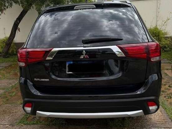 MITSUBISHI-OUTLANDER-2.0 16V GASOLINA 4P AUTOMÁTICO MITSUBISHI-OUTLANDER-2015