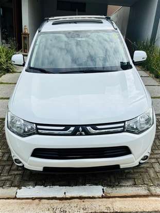 MITSUBISHI-OUTLANDER-2013
