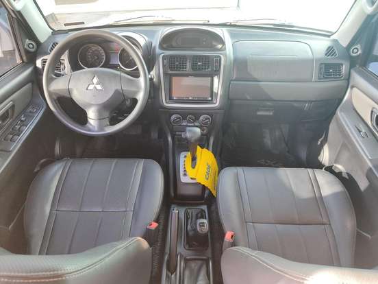 MITSUBISHI-PAJERO TR4-2.0 4X4 16V 140CV FLEX 4P AUTOMÁTICO MITSUBISHI-PAJERO TR4-2010