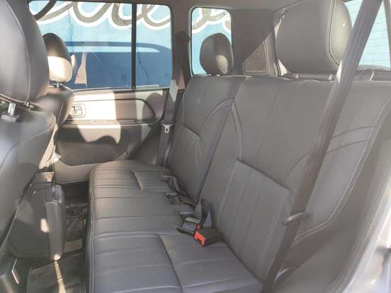 MITSUBISHI-PAJERO TR4-2010