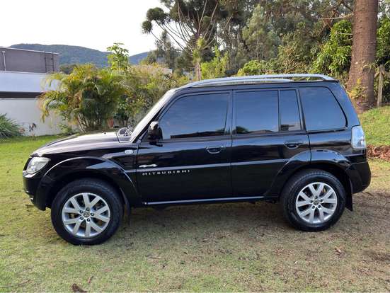 MITSUBISHI-PAJERO TR4-2012