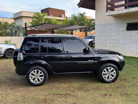 MITSUBISHI-PAJERO TR4-2012