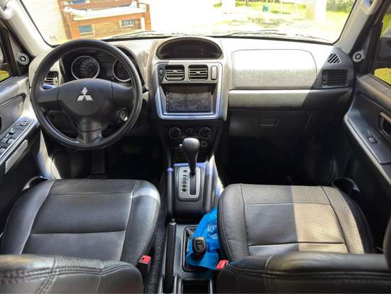 MITSUBISHI-PAJERO TR4-2012