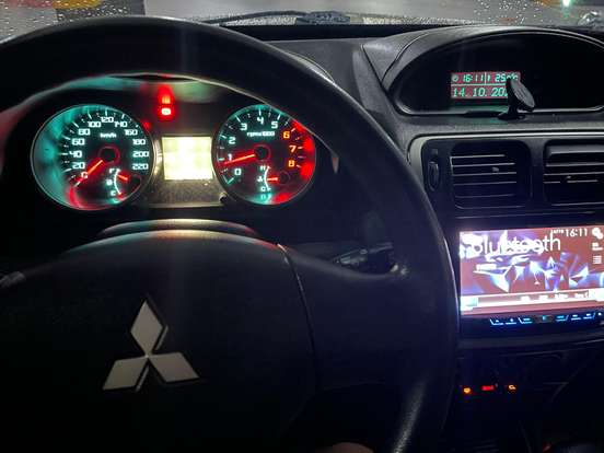 MITSUBISHI-PAJERO TR4-2012