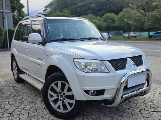 MITSUBISHI-PAJERO TR4-2.0 4X4 16V 140CV FLEX 4P AUTOMÁTICO MITSUBISHI-PAJERO TR4-2014