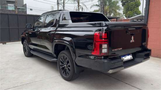 MITSUBISHI-TRITON-2025