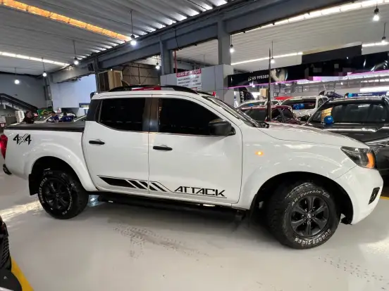 NISSAN-FRONTIER-2021