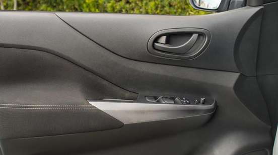 NISSAN-FRONTIER-2023