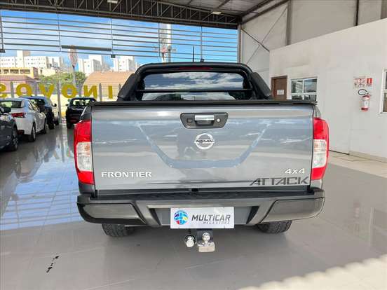 NISSAN-FRONTIER-2020