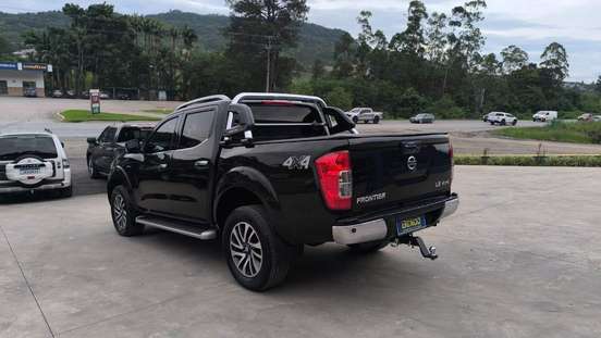 NISSAN-FRONTIER-2021