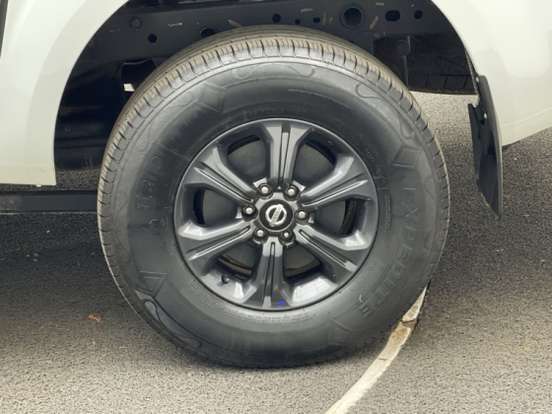 NISSAN-FRONTIER-2021