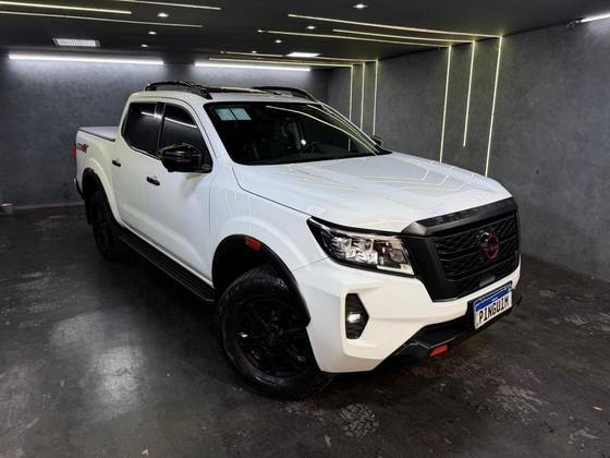 NISSAN FRONTIER 2.3 16V TURBO DIESEL PRO4X CD 4X4 AUTOMÁTICO